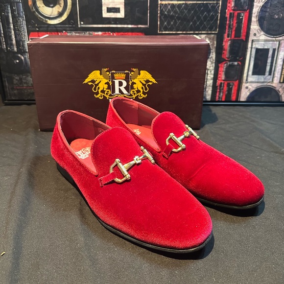 Royal Shoes Red Velvet Men's Loafers Size 7.5 - Picture 1 of 6